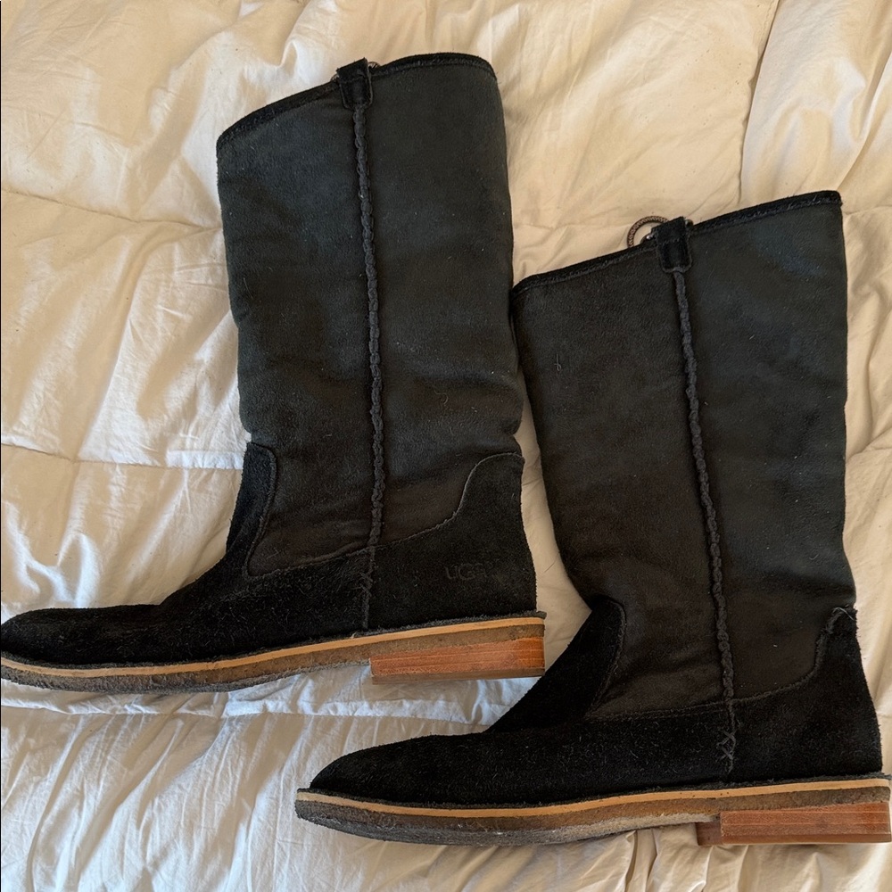 UGG Women's Black and Tan Winter Boots